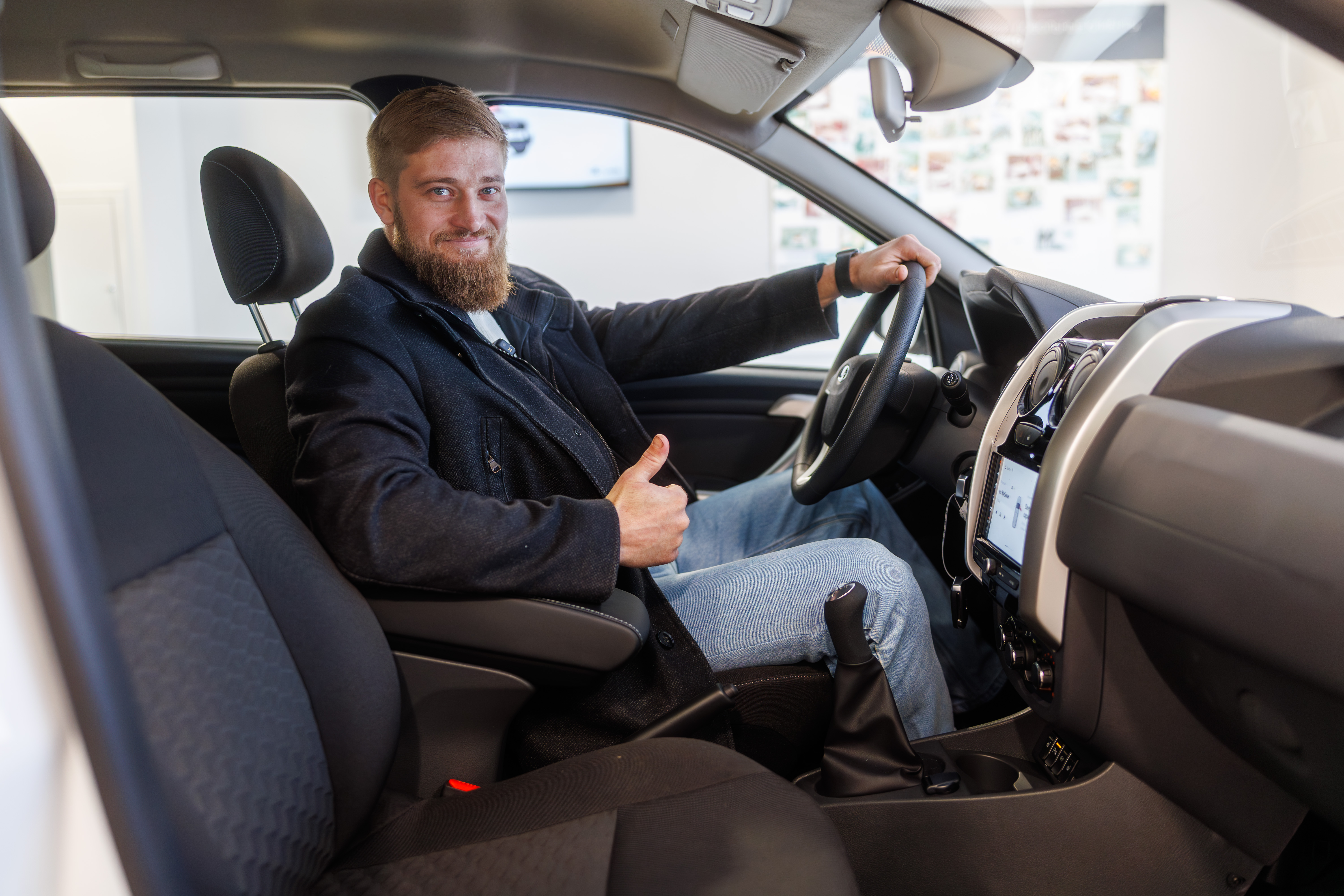 Первая семья ГК «Дело» получила автомобиль в рамках демографической программы